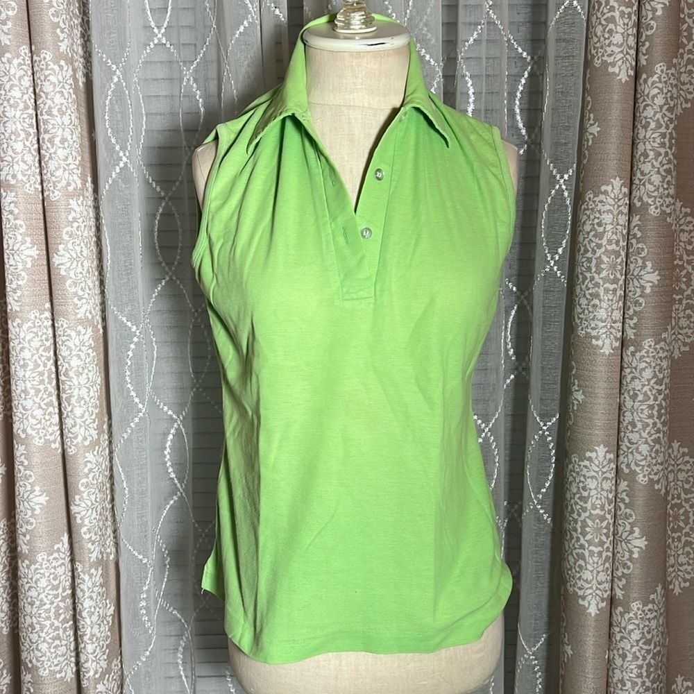 Deans collared sleeveless top size medium